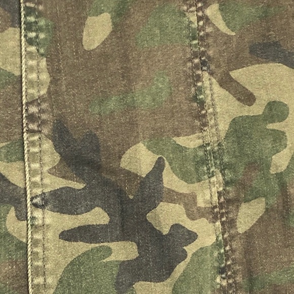 Tinseltown camo mini skirt, NWT, size 1 - Picture 4 of 7